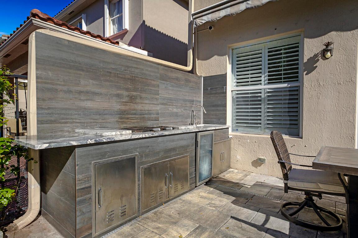 7167 Ivy Crossing Lane