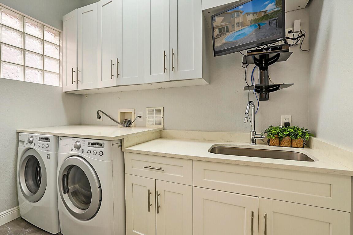 7167 Ivy Crossing Lane