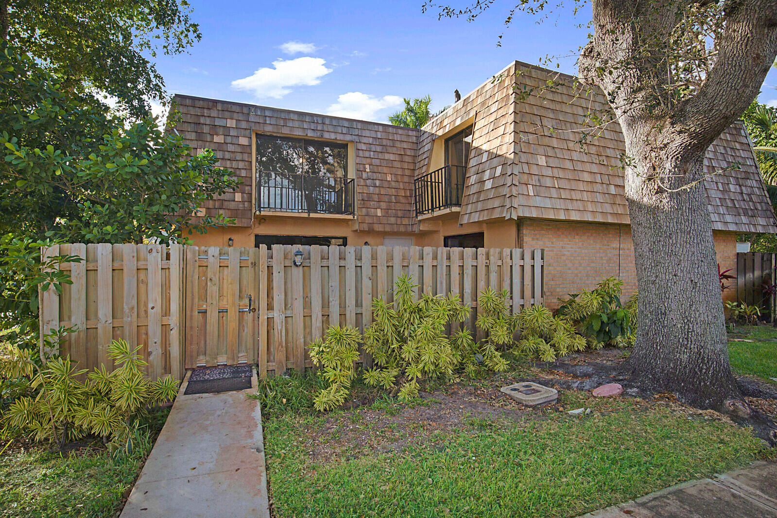 253 Woodland Road