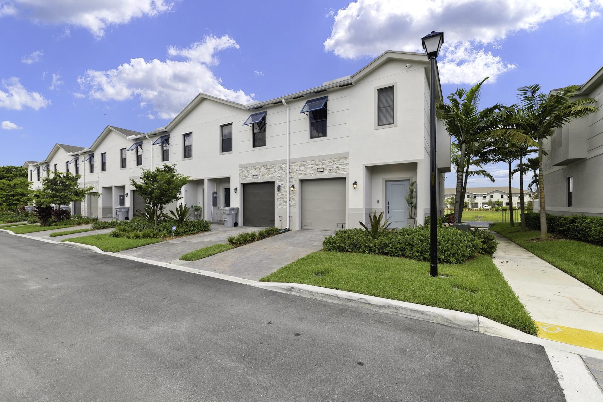 353 NW 8th Court