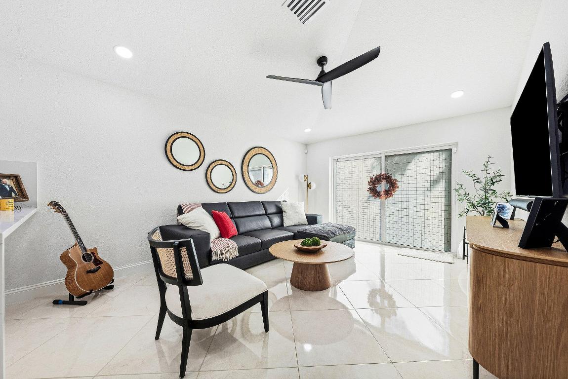 4052 Crescent Creek Place