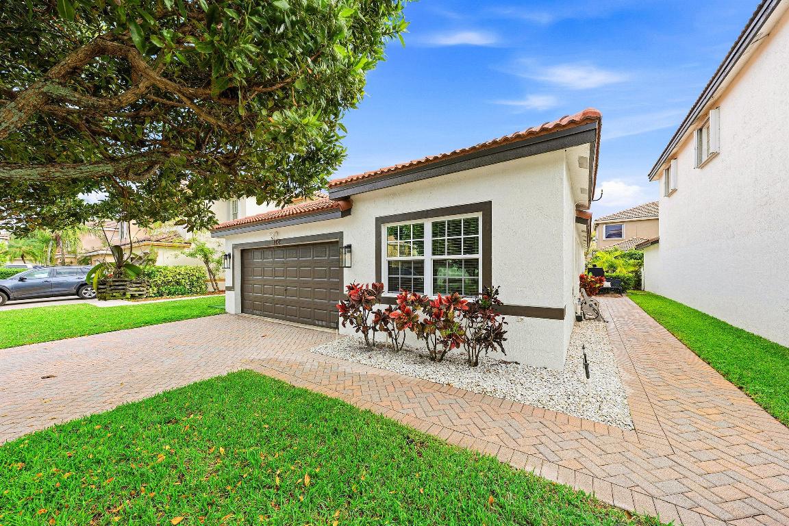 4052 Crescent Creek Place