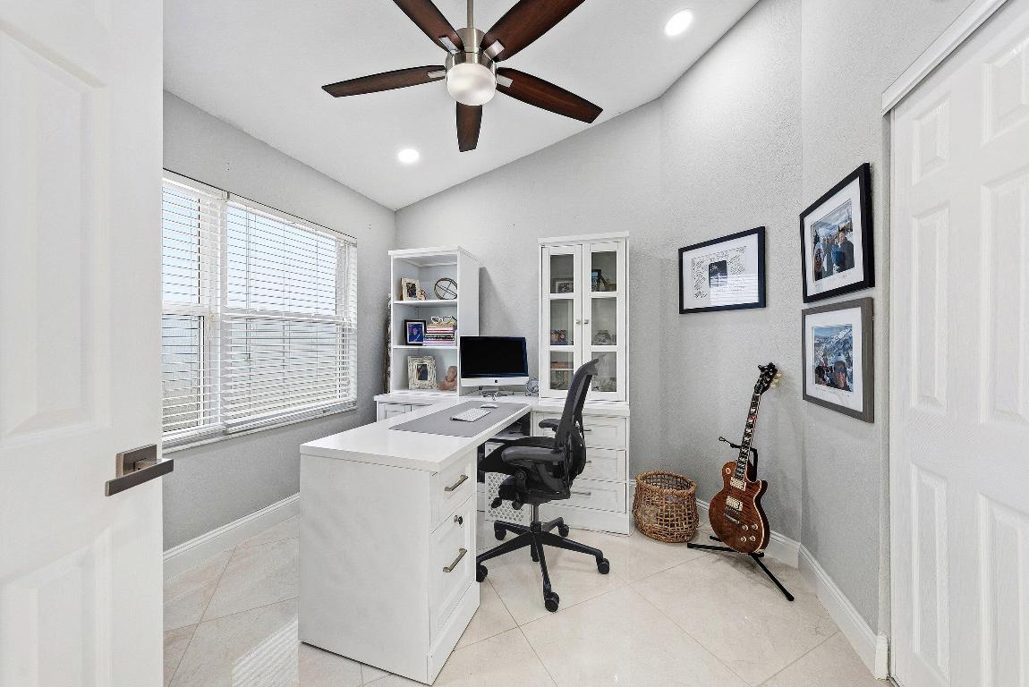 4052 Crescent Creek Place