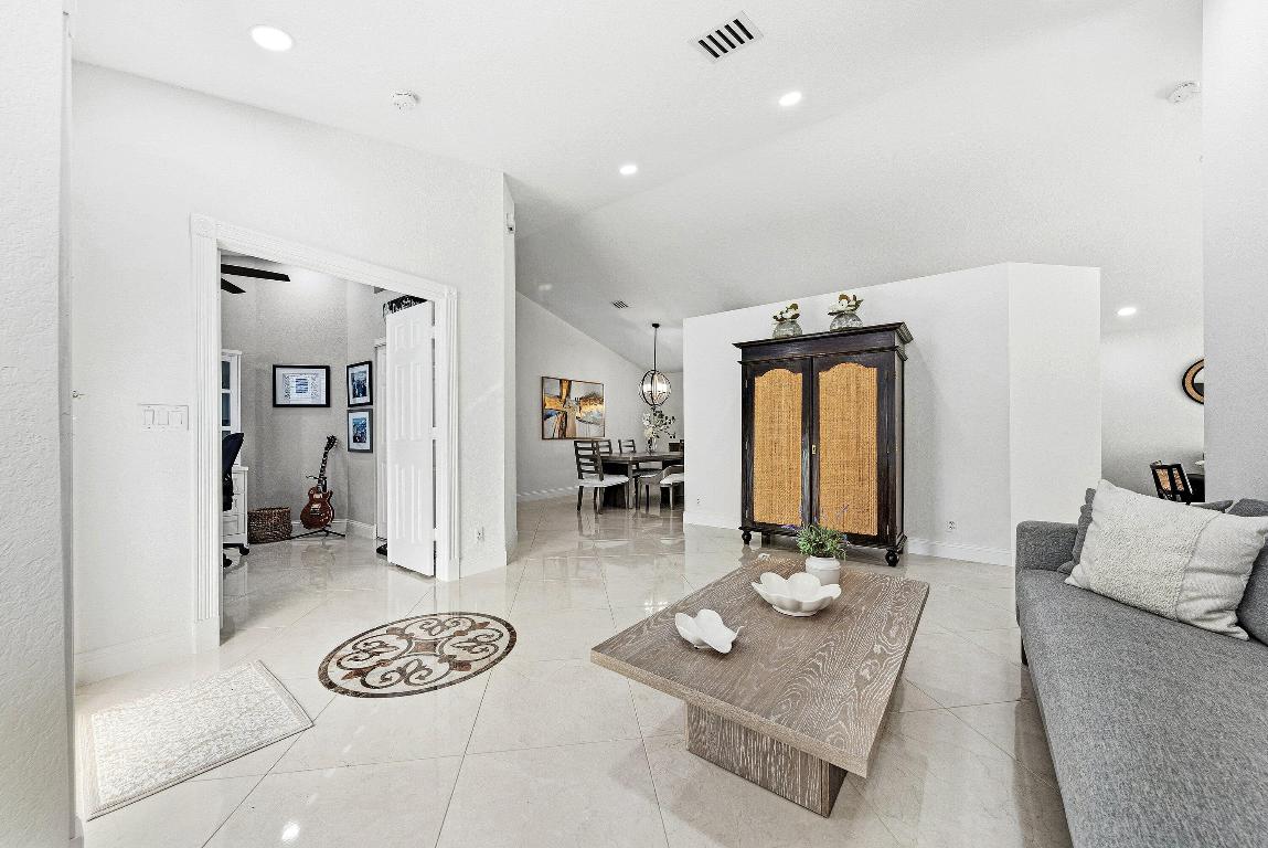 4052 Crescent Creek Place