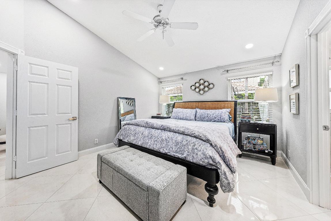 4052 Crescent Creek Place