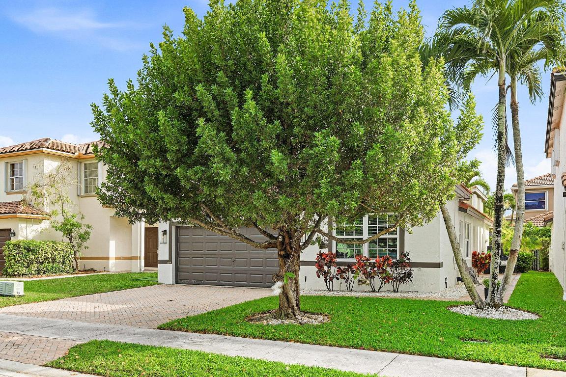 4052 Crescent Creek Place