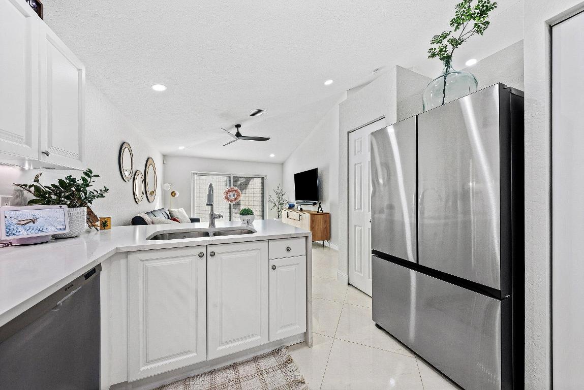 4052 Crescent Creek Place