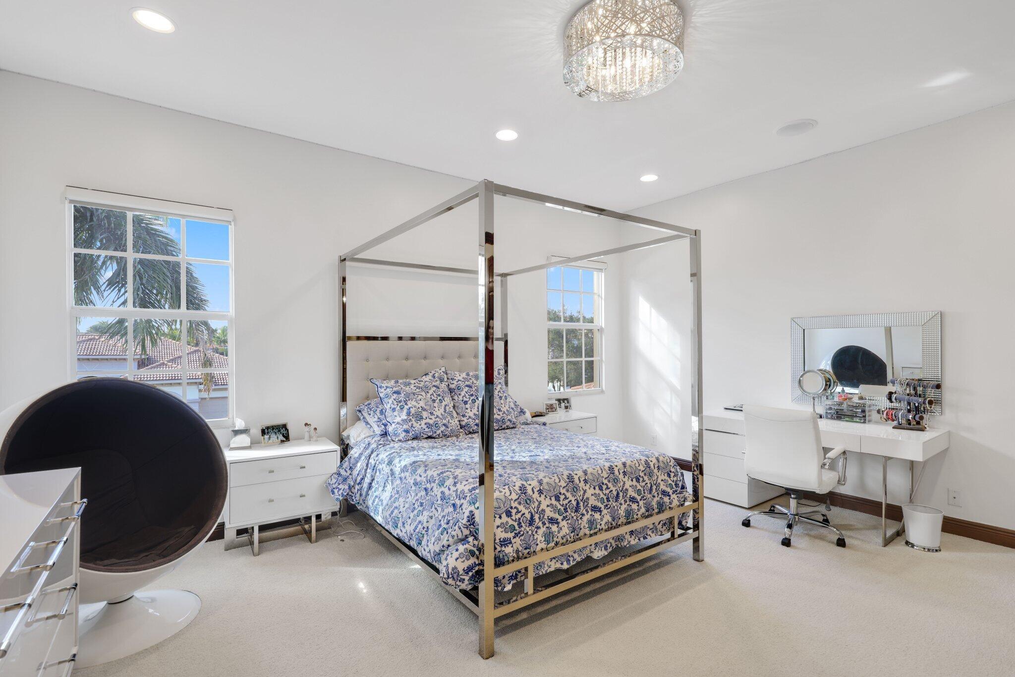 17334 Pavaroso Street