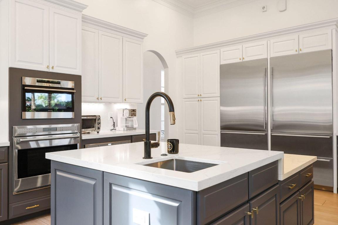 17334 Pavaroso Street