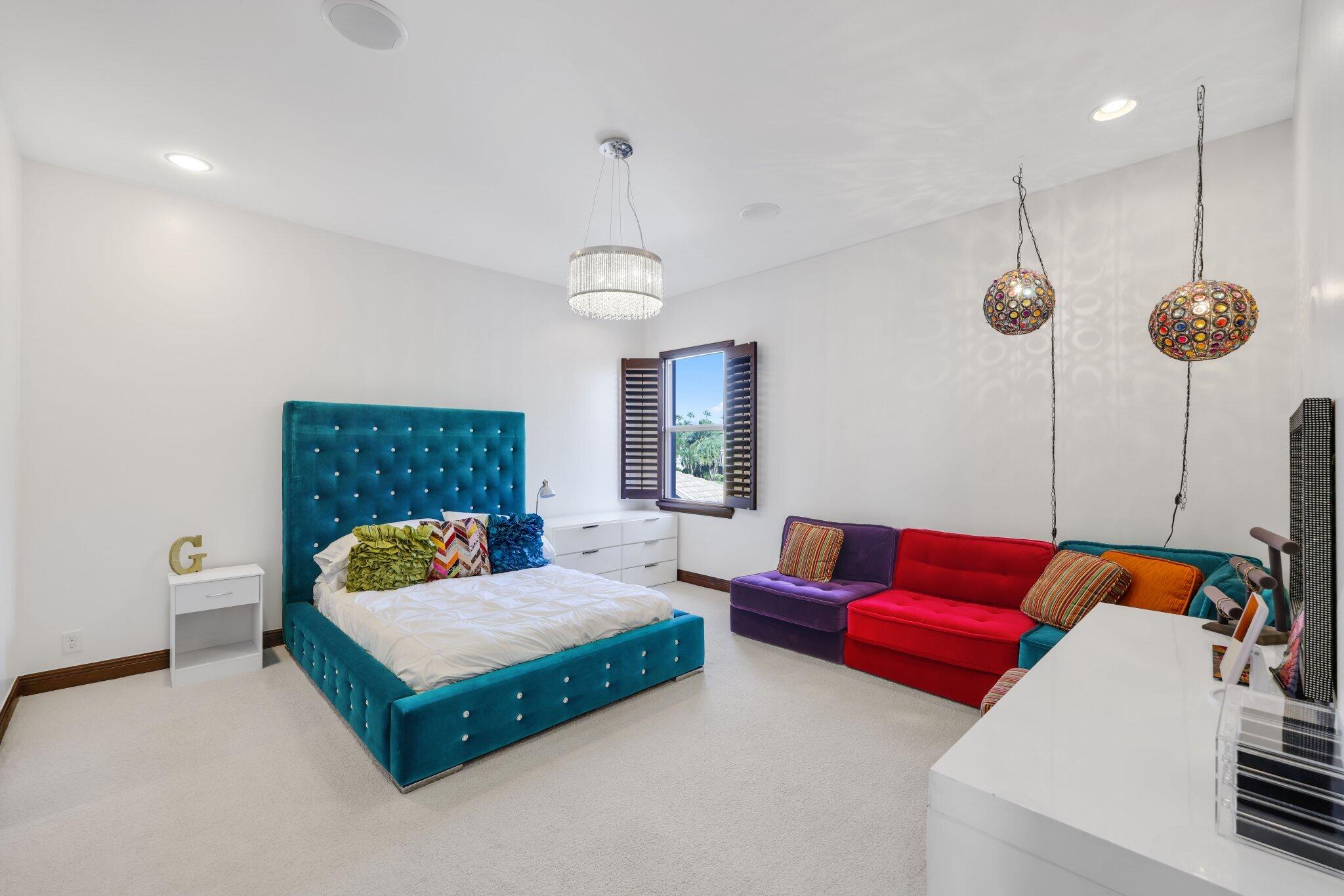 17334 Pavaroso Street