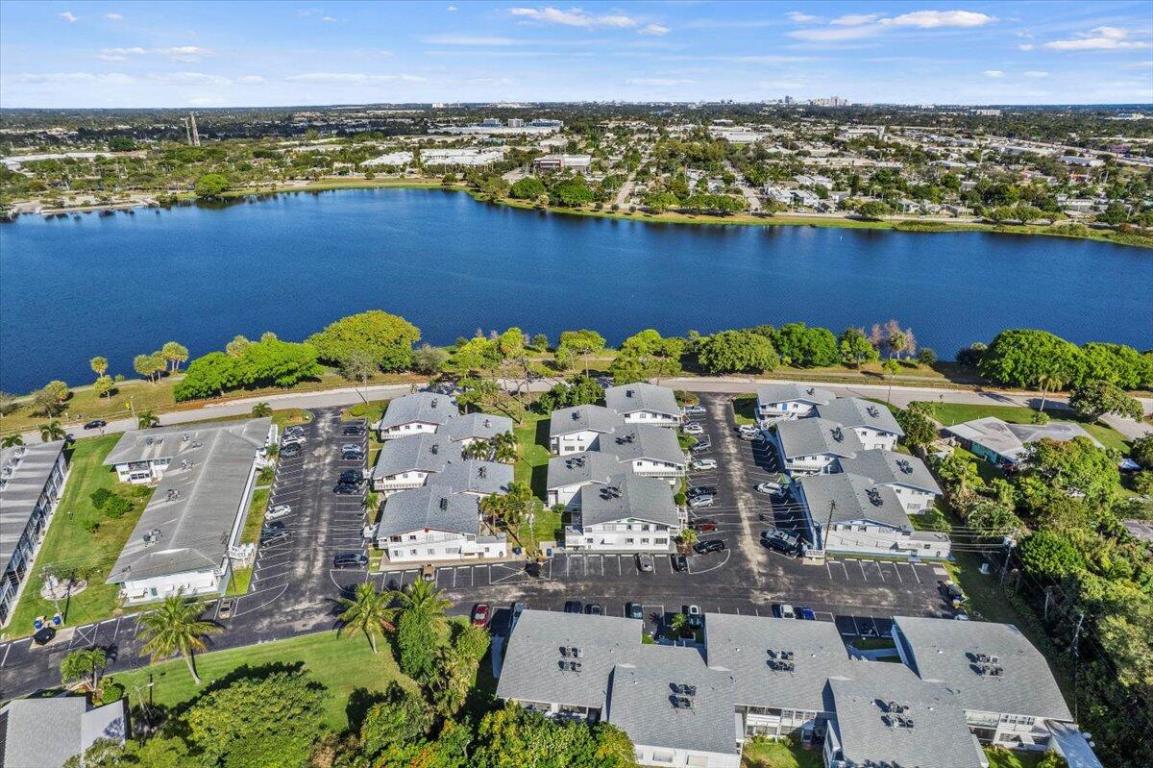 2004 Lake Osborne Drive 1