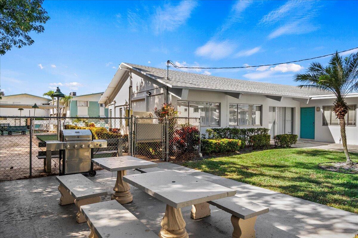 2004 Lake Osborne Drive 1