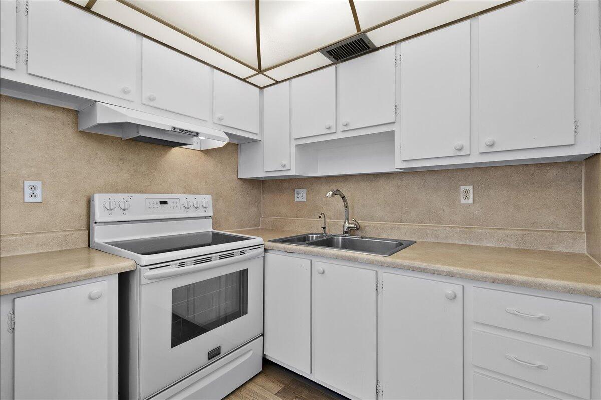 2004 Lake Osborne Drive 1