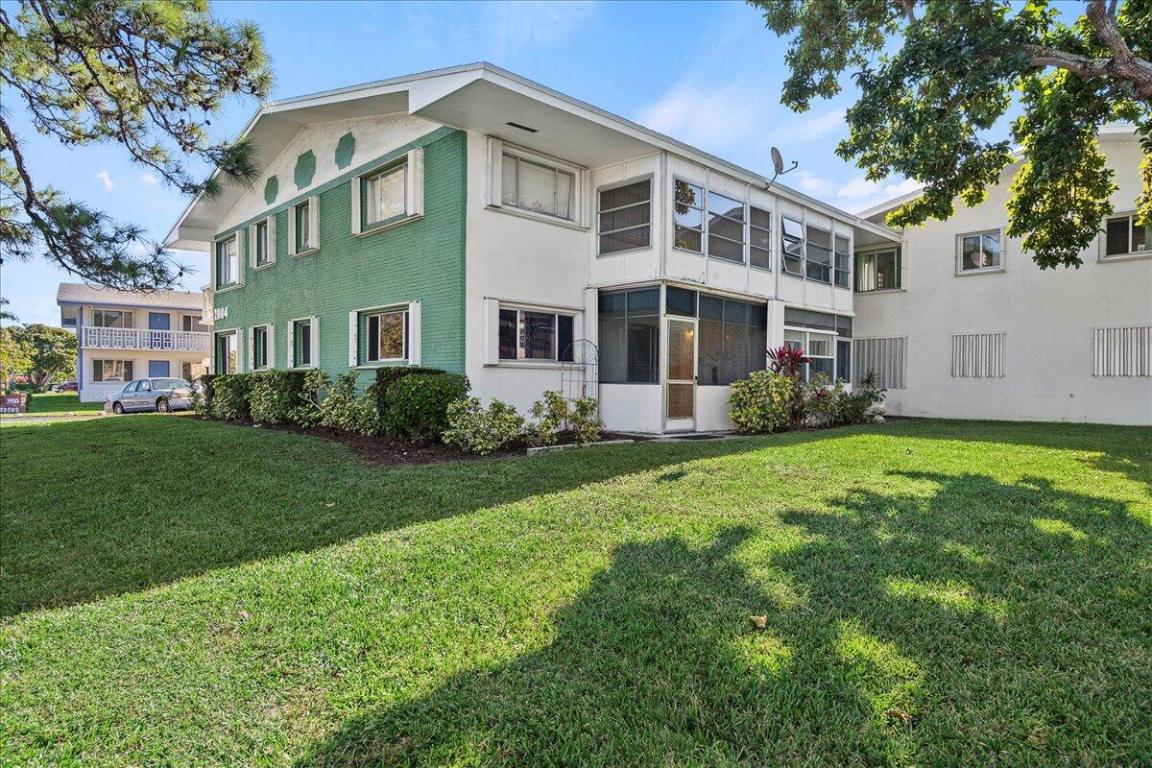 2004 Lake Osborne Drive 1