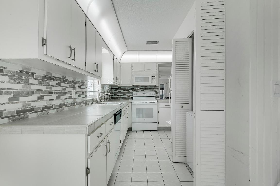 13679 Date Palm Court B