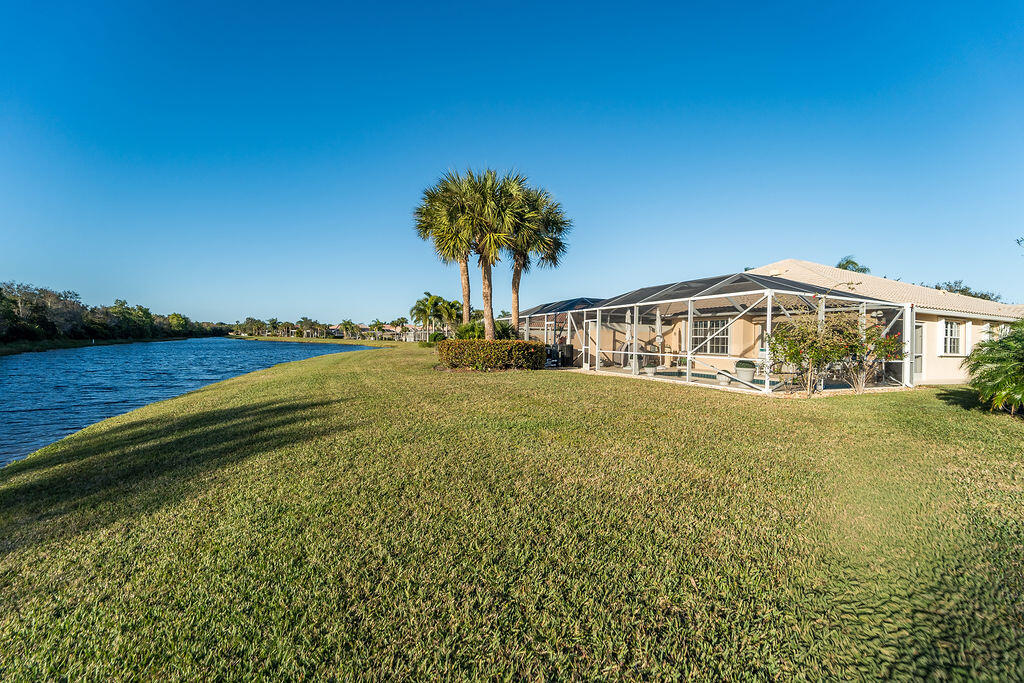 8544 SE Retreat Drive