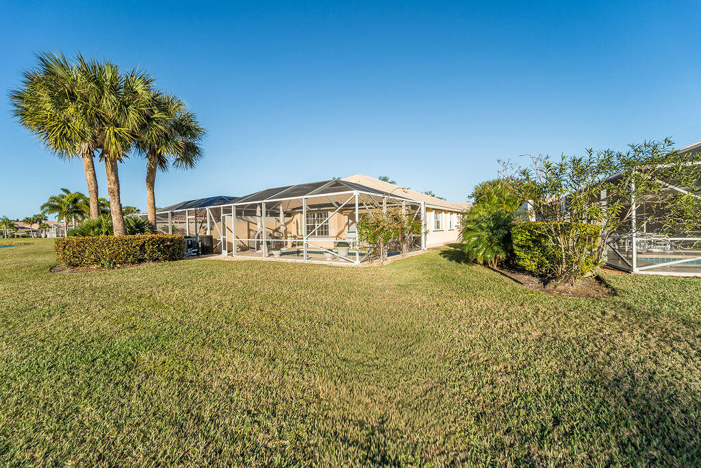 8544 SE Retreat Drive
