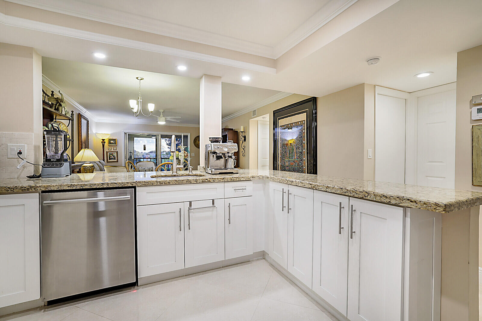 7286 Huntington Lane 204