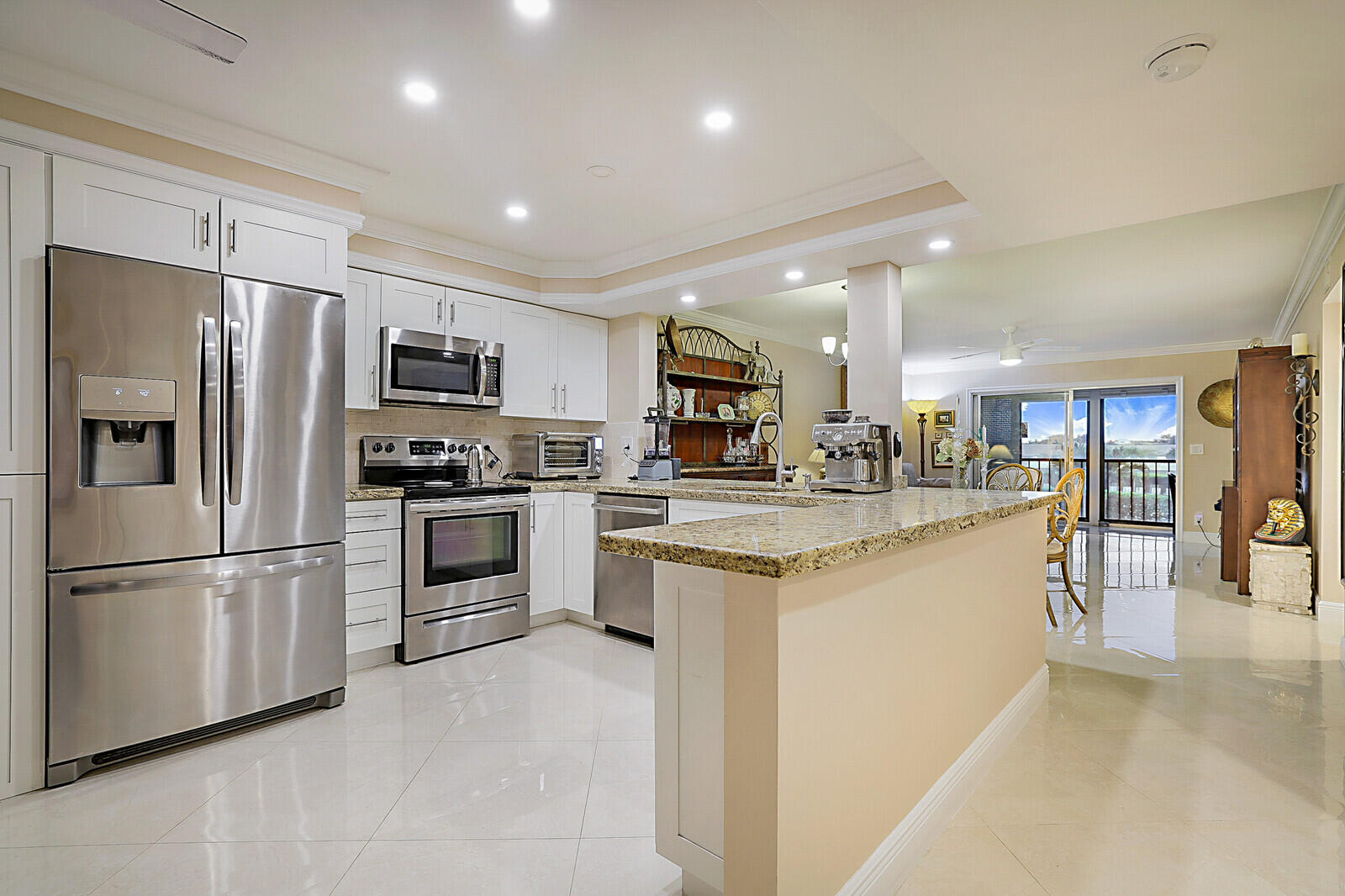 7286 Huntington Lane 204