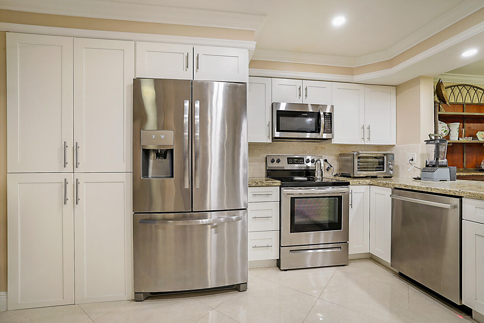 7286 Huntington Lane 204