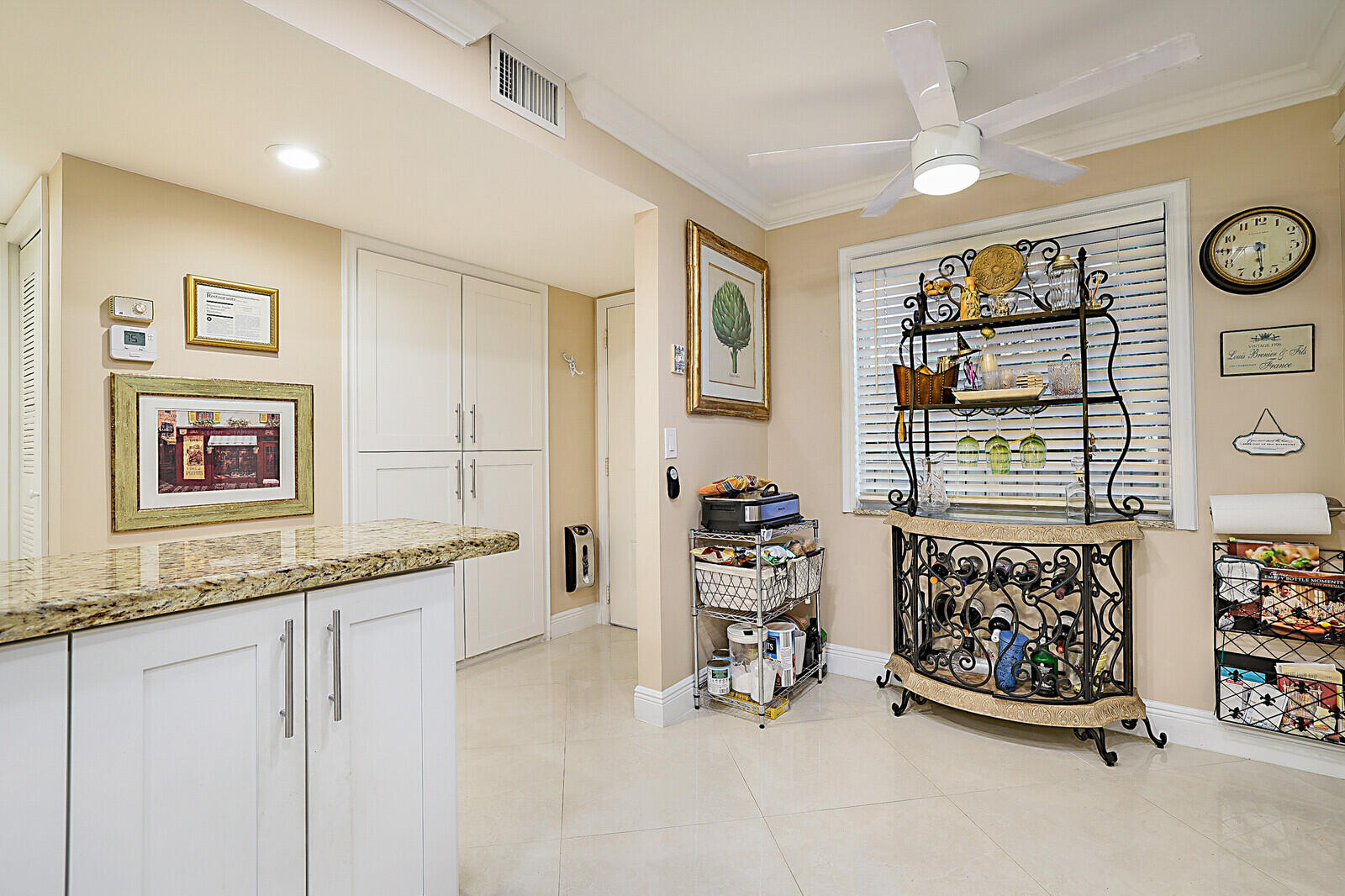 7286 Huntington Lane 204