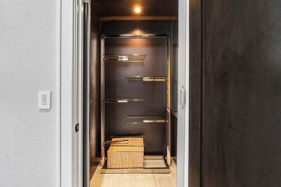 896 NE Mulberry Drive