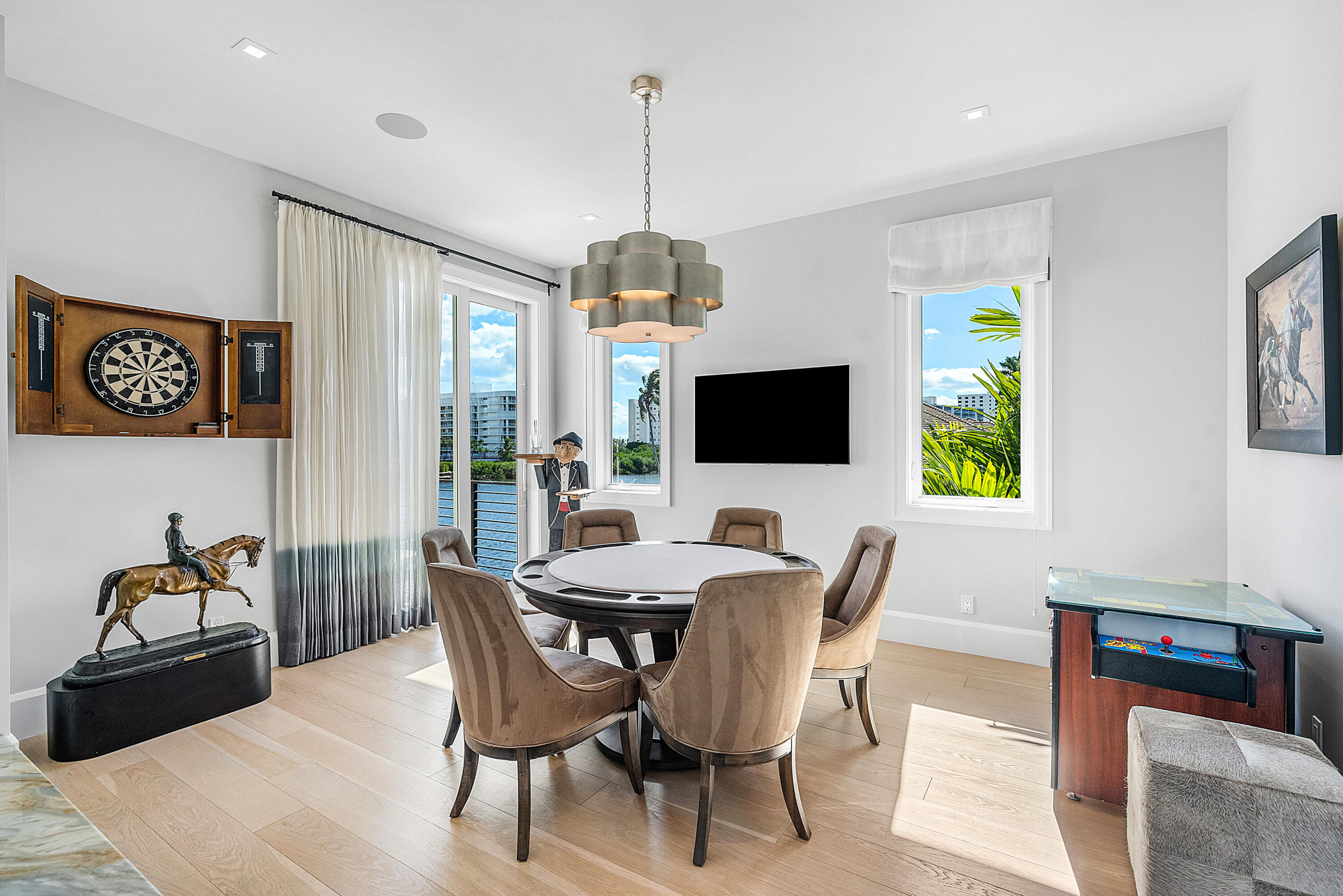 896 NE Mulberry Drive