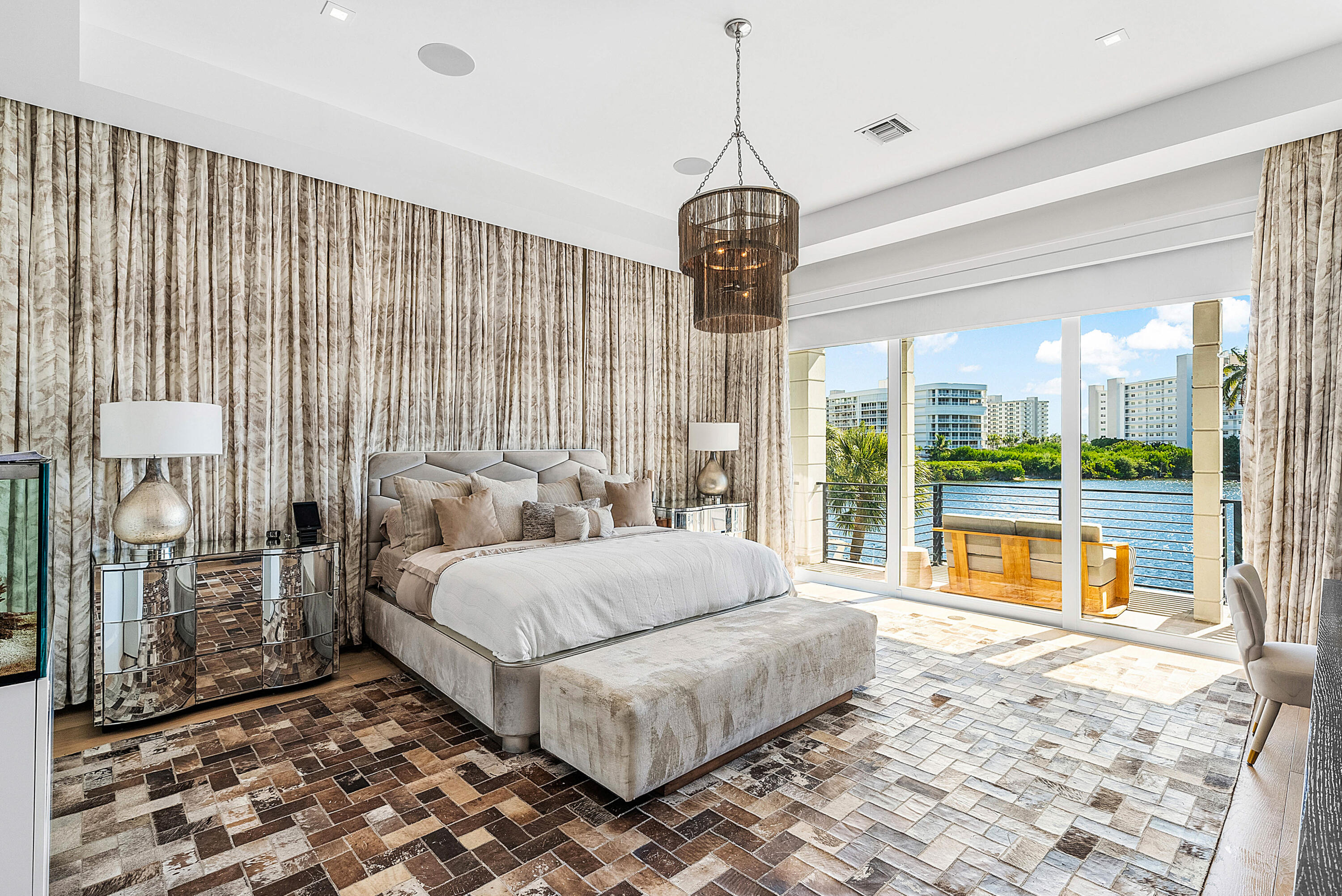 896 NE Mulberry Drive