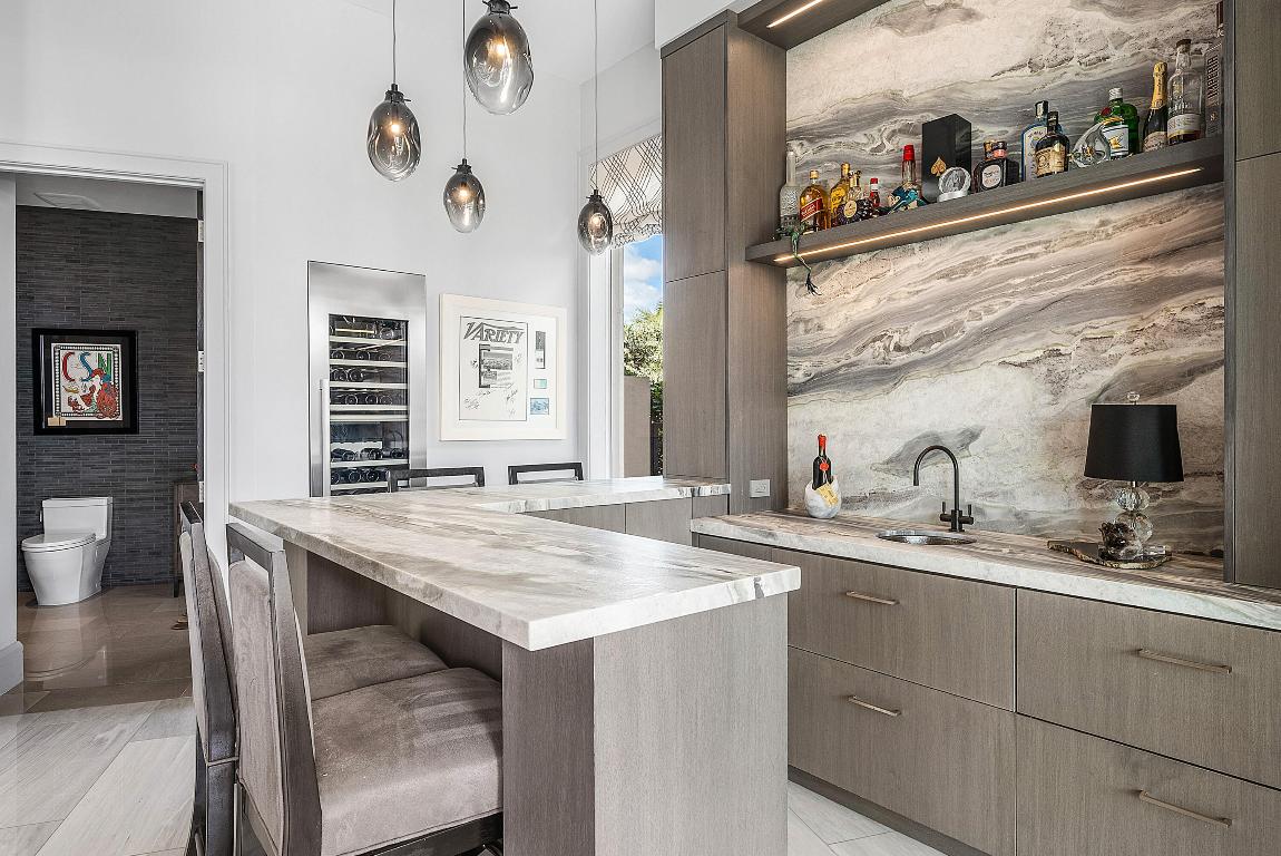 896 NE Mulberry Drive