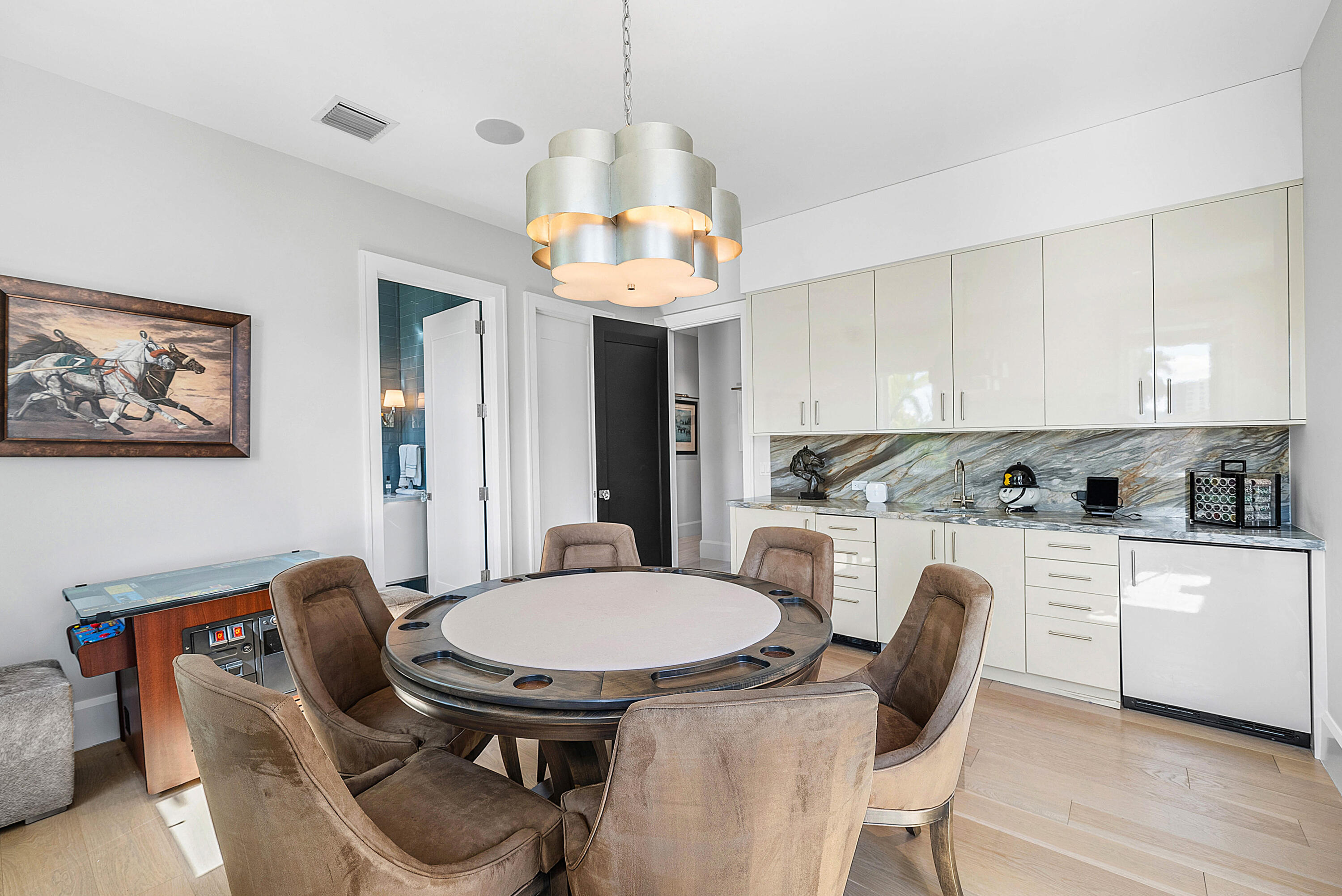 896 NE Mulberry Drive