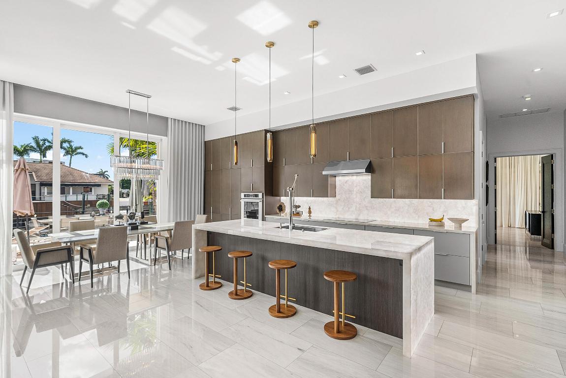 896 NE Mulberry Drive