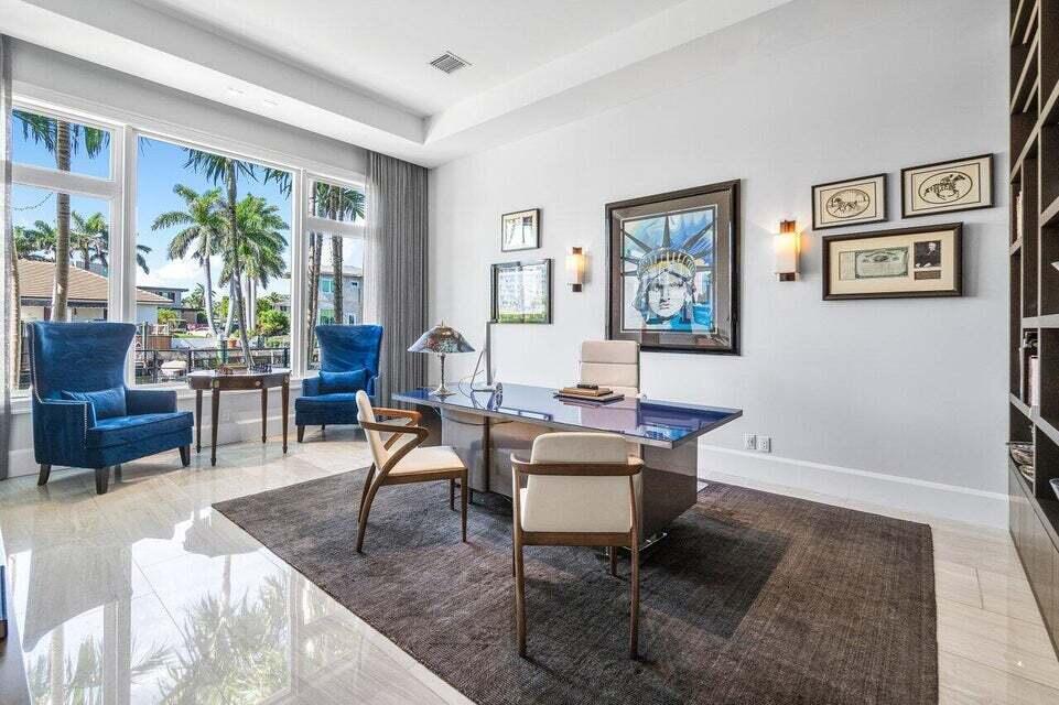 896 NE Mulberry Drive