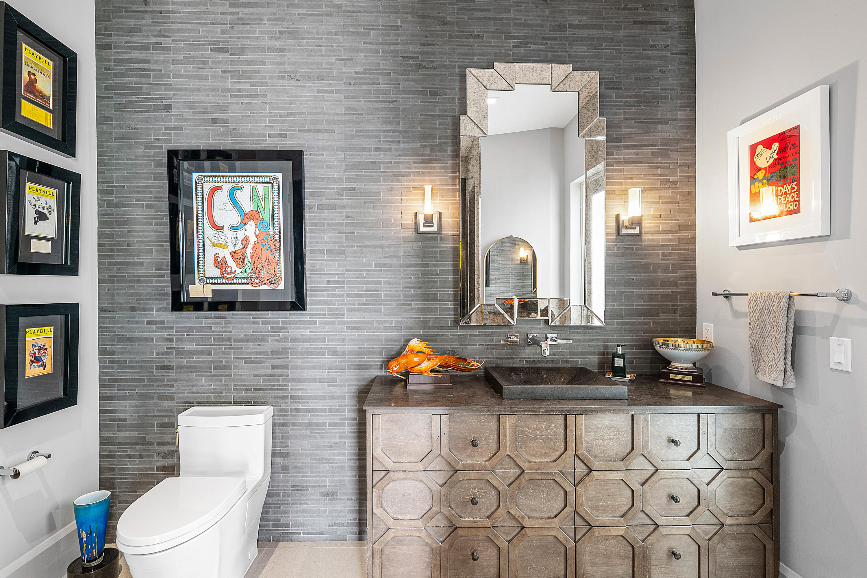 896 NE Mulberry Drive