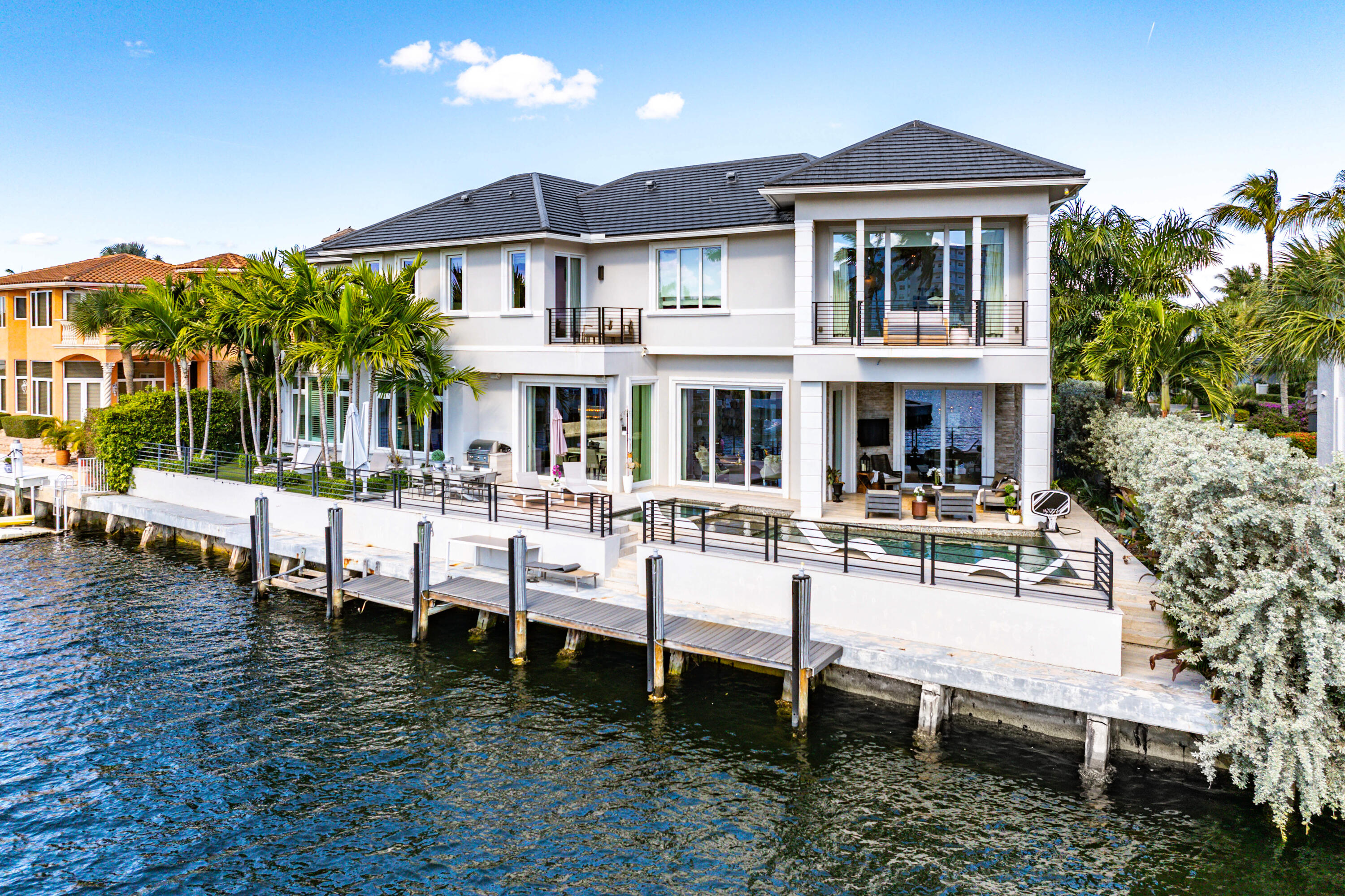 896 NE Mulberry Drive