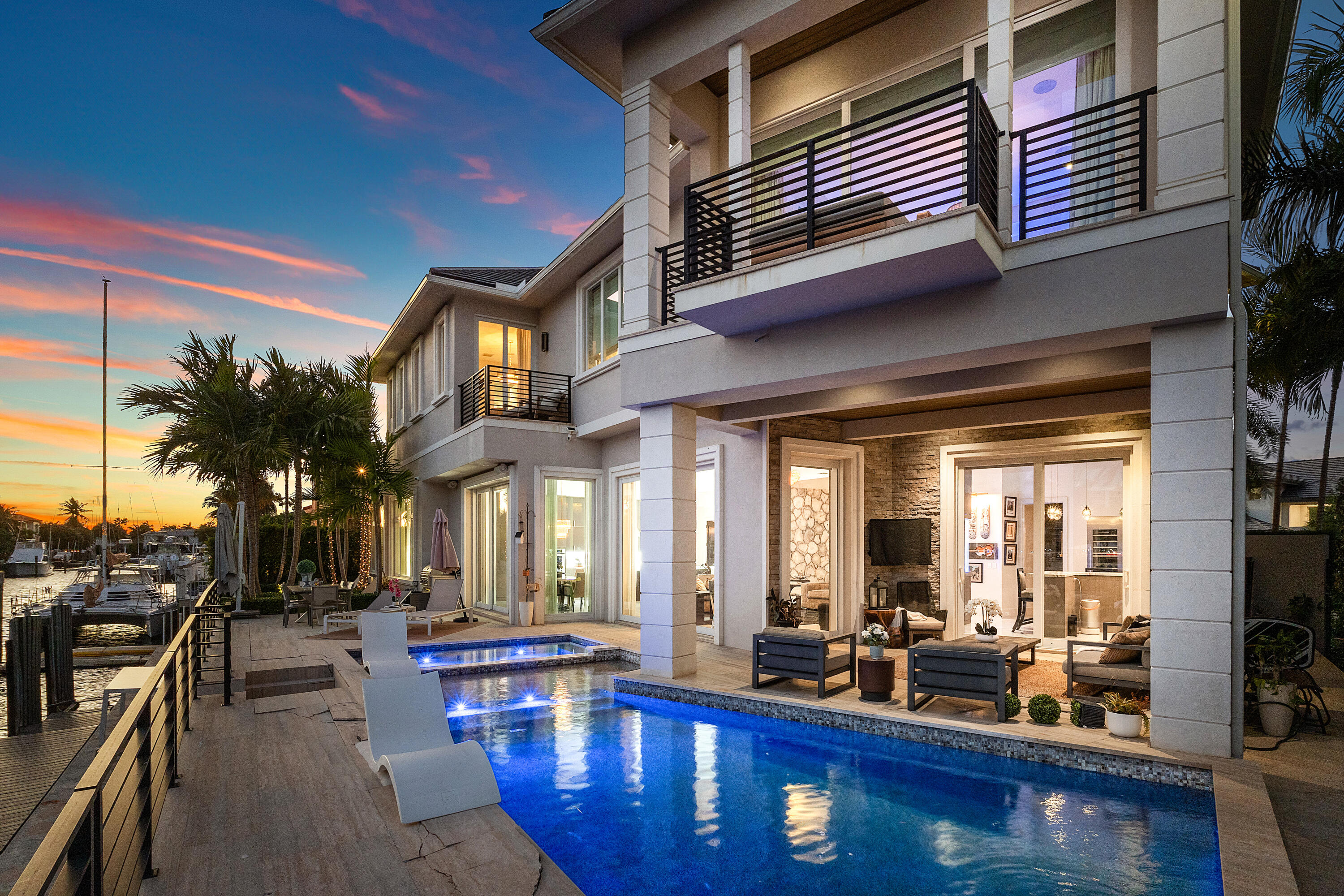 896 NE Mulberry Drive