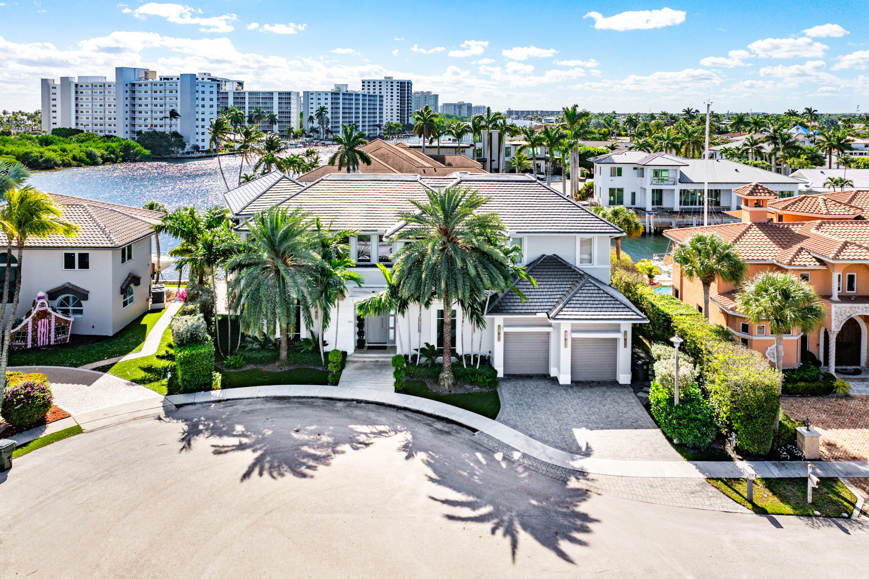 896 NE Mulberry Drive