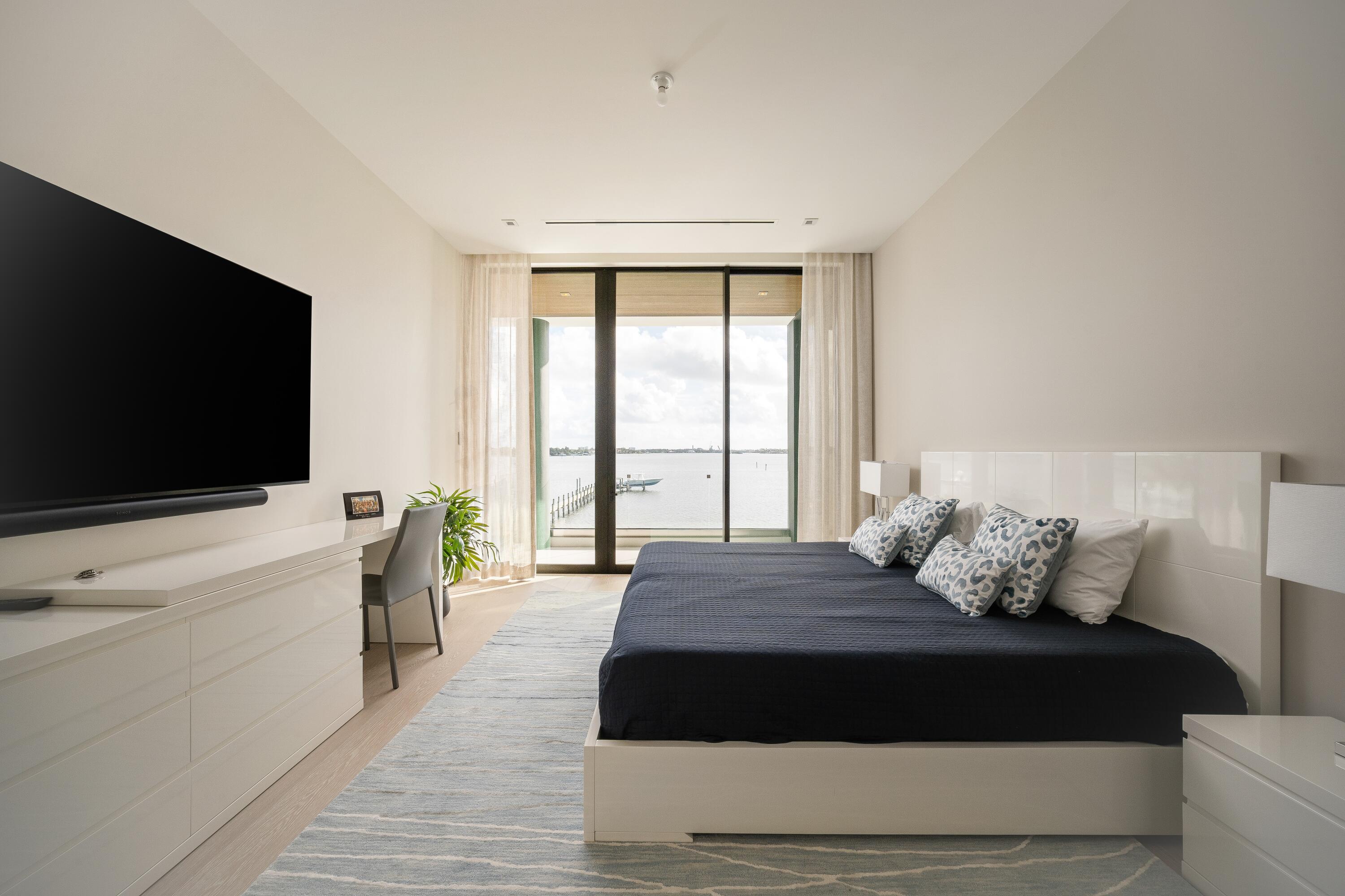 5211 Pennock Point Road