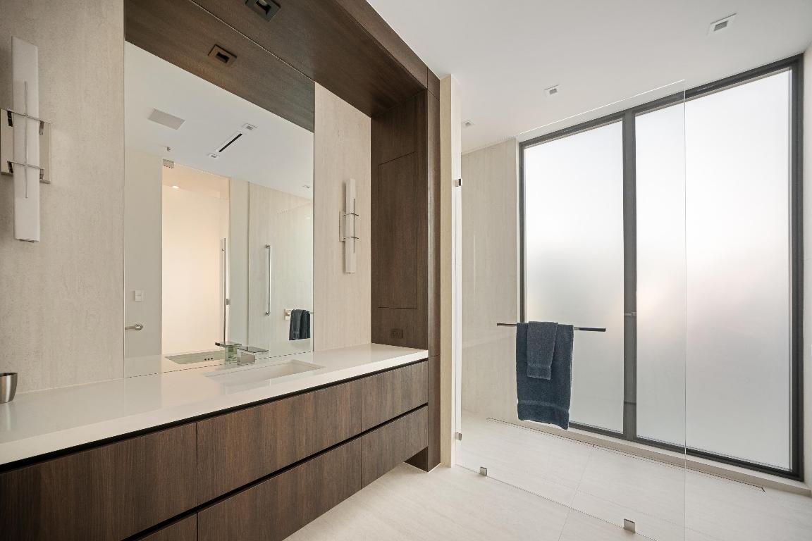 5211 Pennock Point Road