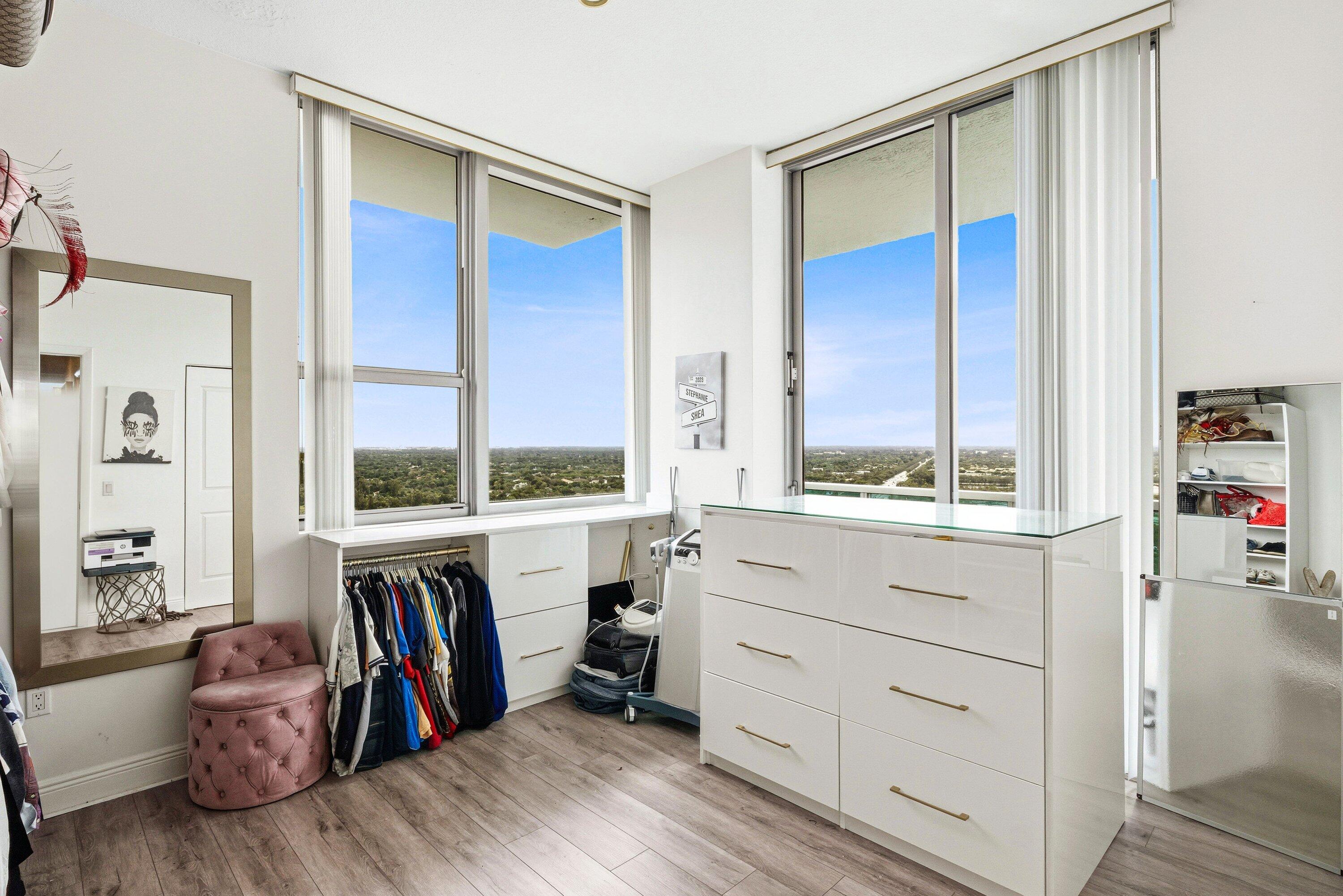 2641 N Flamingo Road 2701n