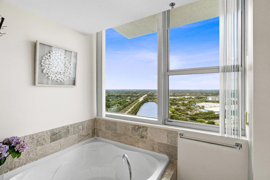 2641 N Flamingo Road 2701n