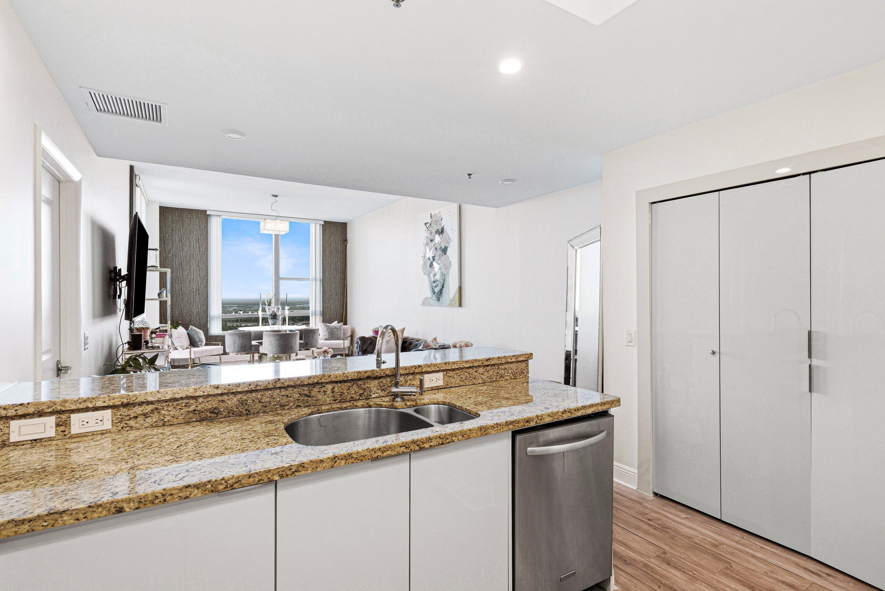 2641 N Flamingo Road 2701n