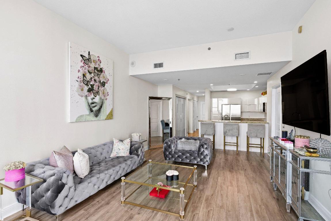 2641 N Flamingo Road 2701n