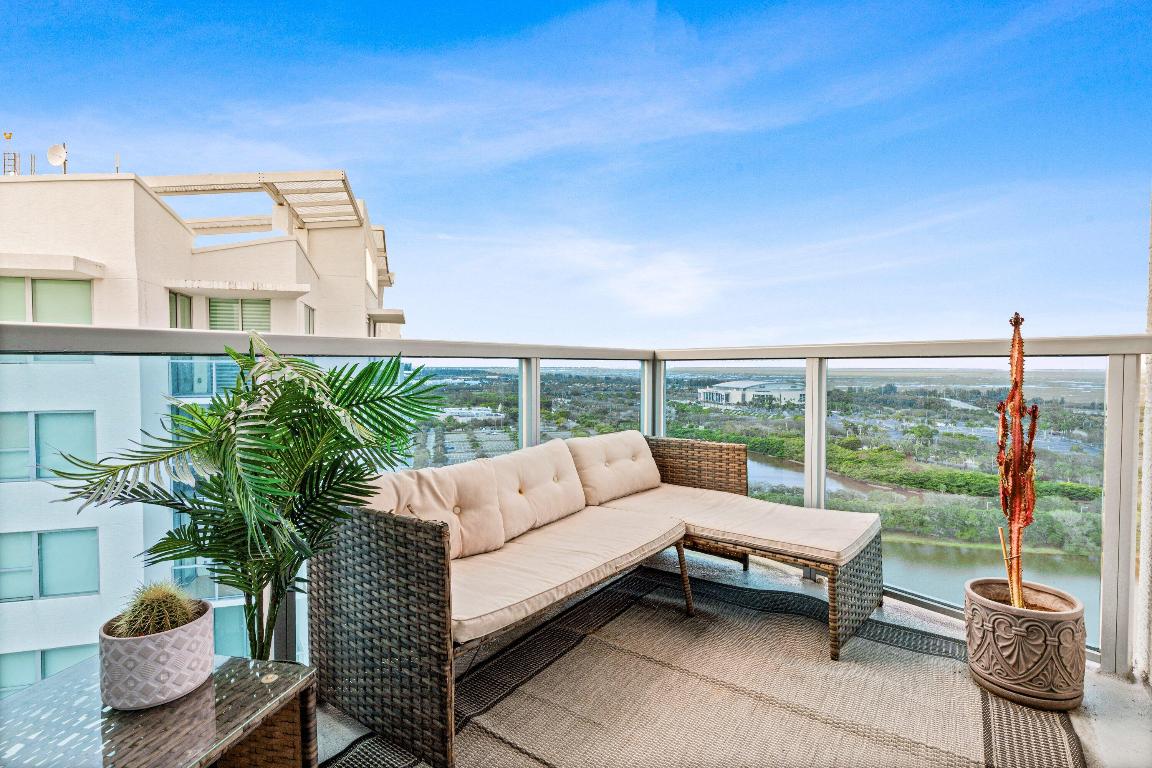 2641 N Flamingo Road 2701n