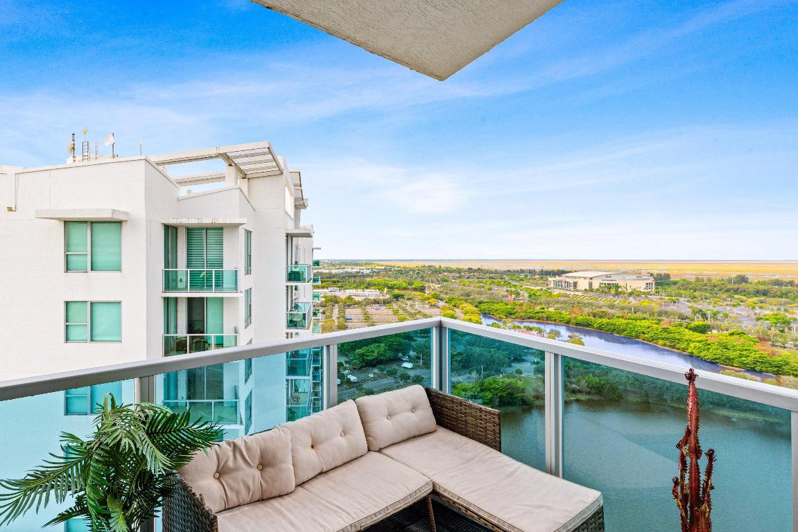 2641 N Flamingo Road 2701n