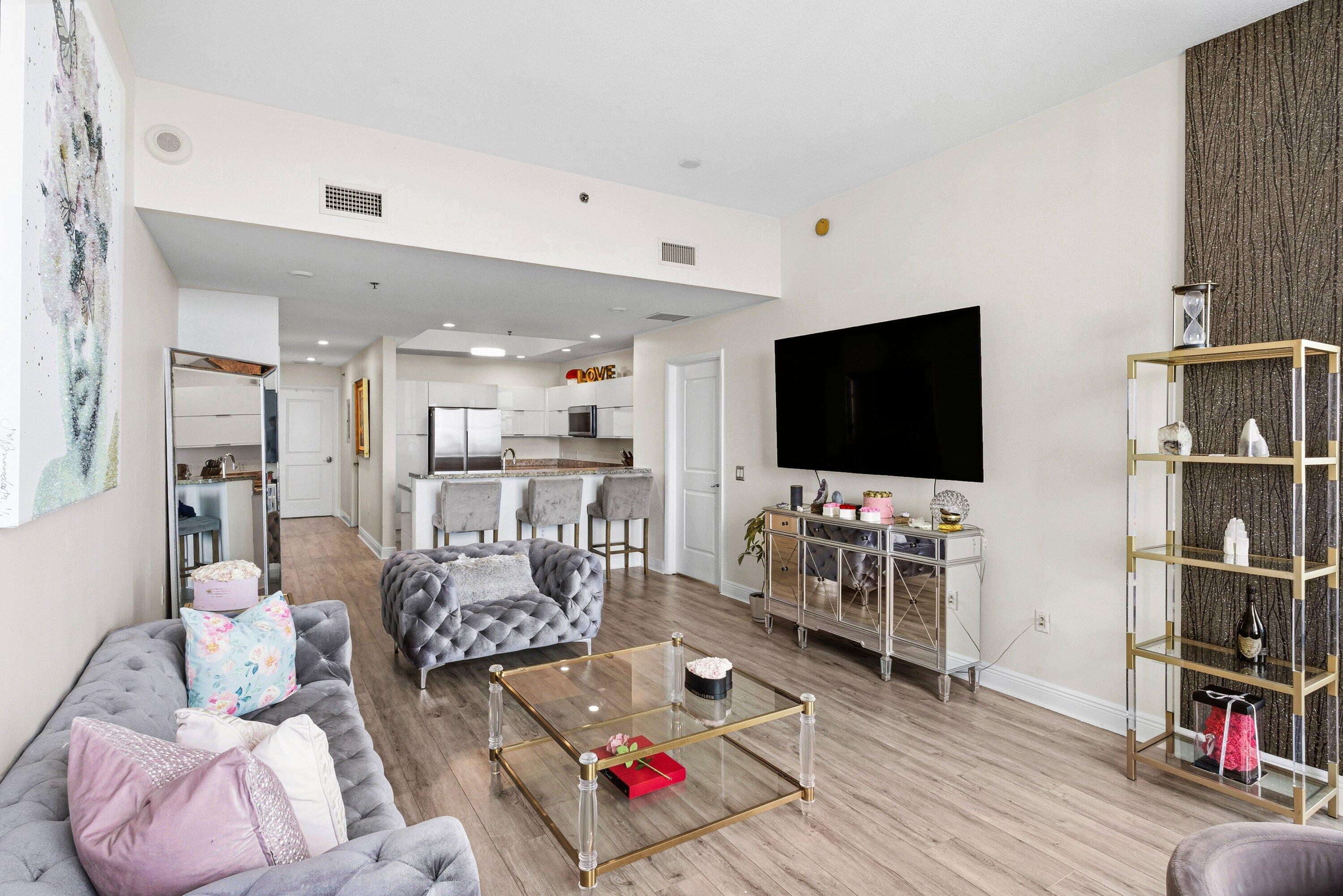 2641 N Flamingo Road 2701n