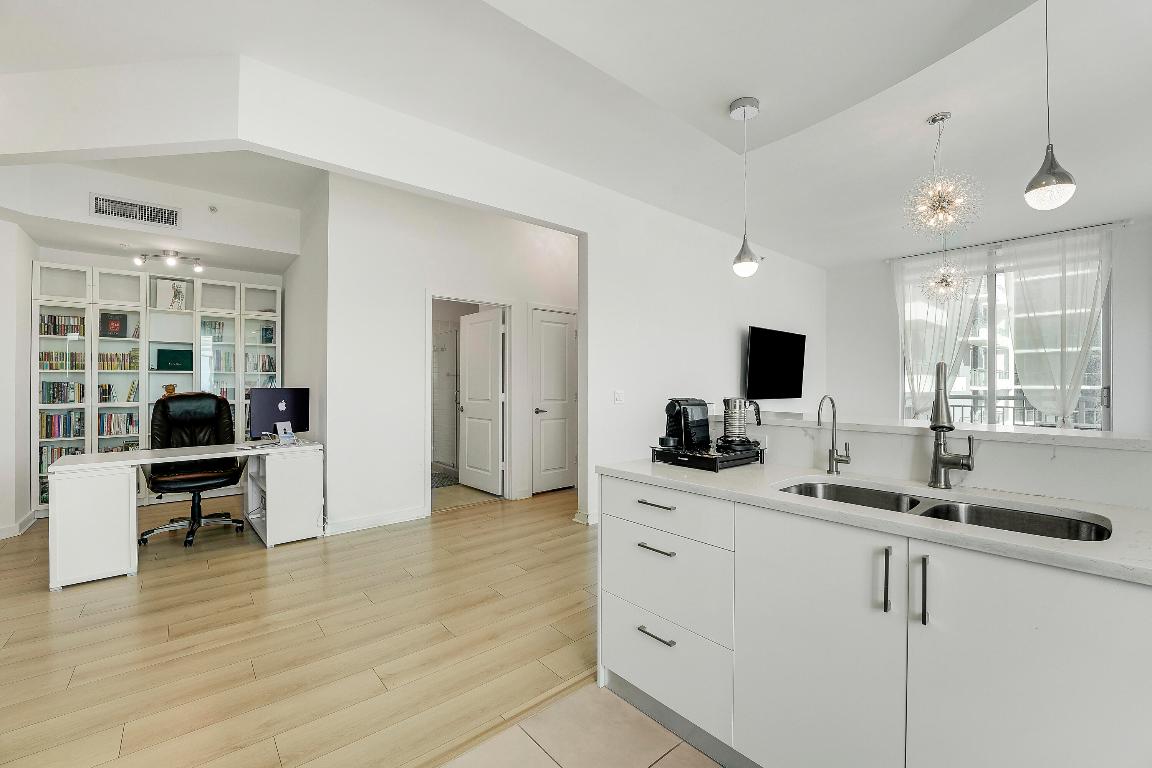 300 S Australian Avenue 1218