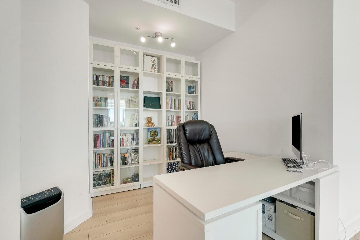 300 S Australian Avenue 1218