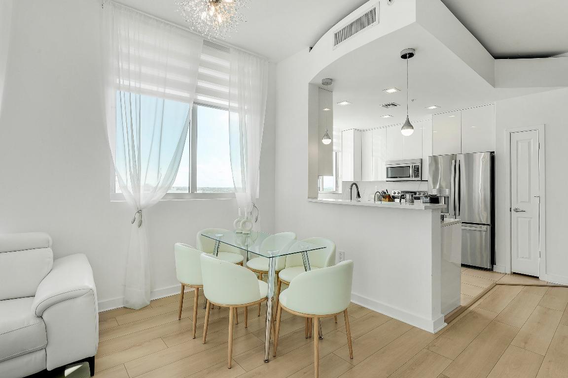 300 S Australian Avenue 1218