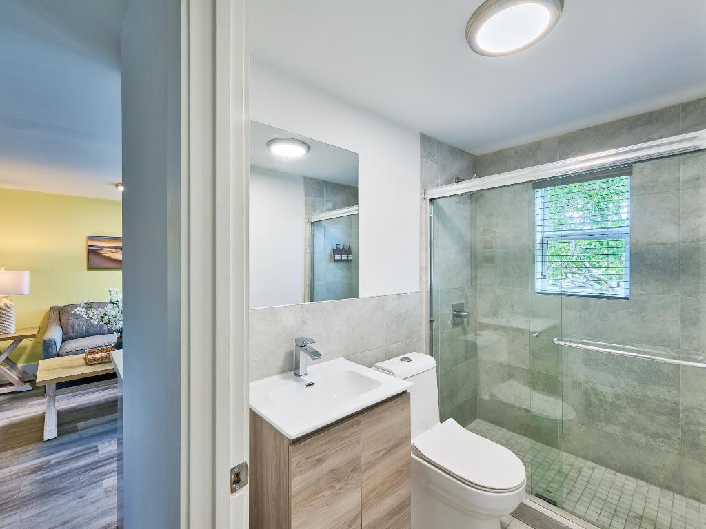 2020 Washington Street 4