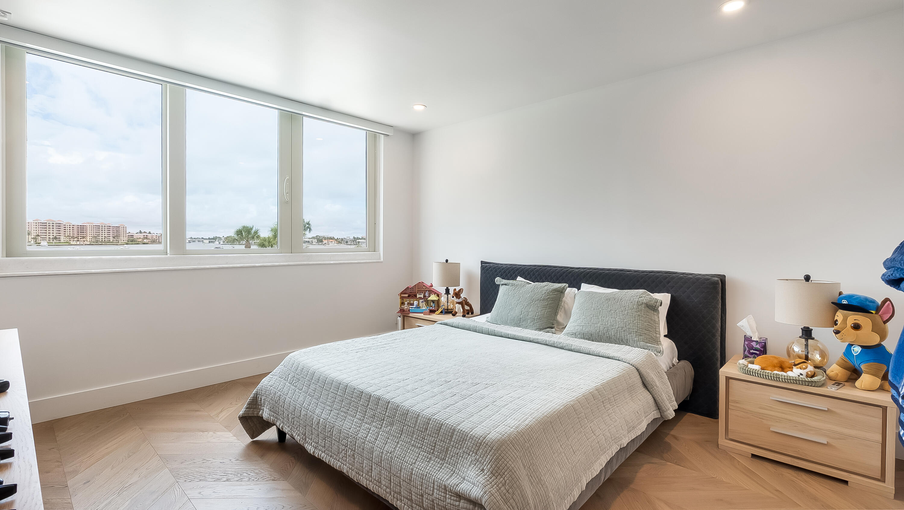 901 E Camino Real 2a